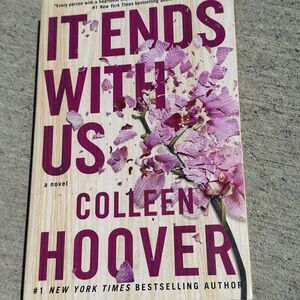 "It Ends With Us"  Novel - Colleen Hoover